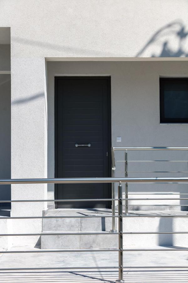 Greek Sky - New Modern Apartment With Shared Pool Tavronitis Buitenkant foto